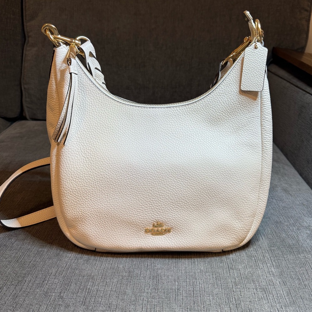 Coach Jules Hobo Bag Pebbled Leather In Chalk Color